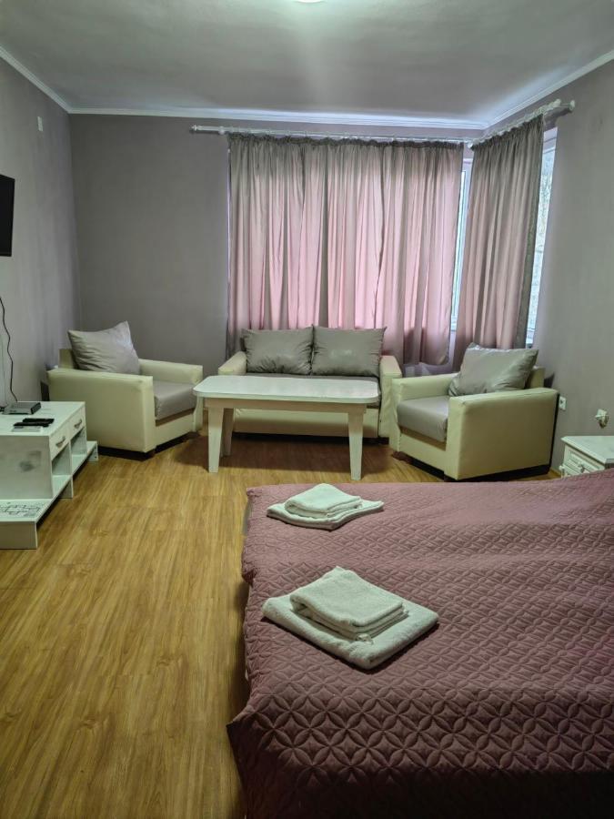 Хотел Тримата Мускетари Varna Exterior foto