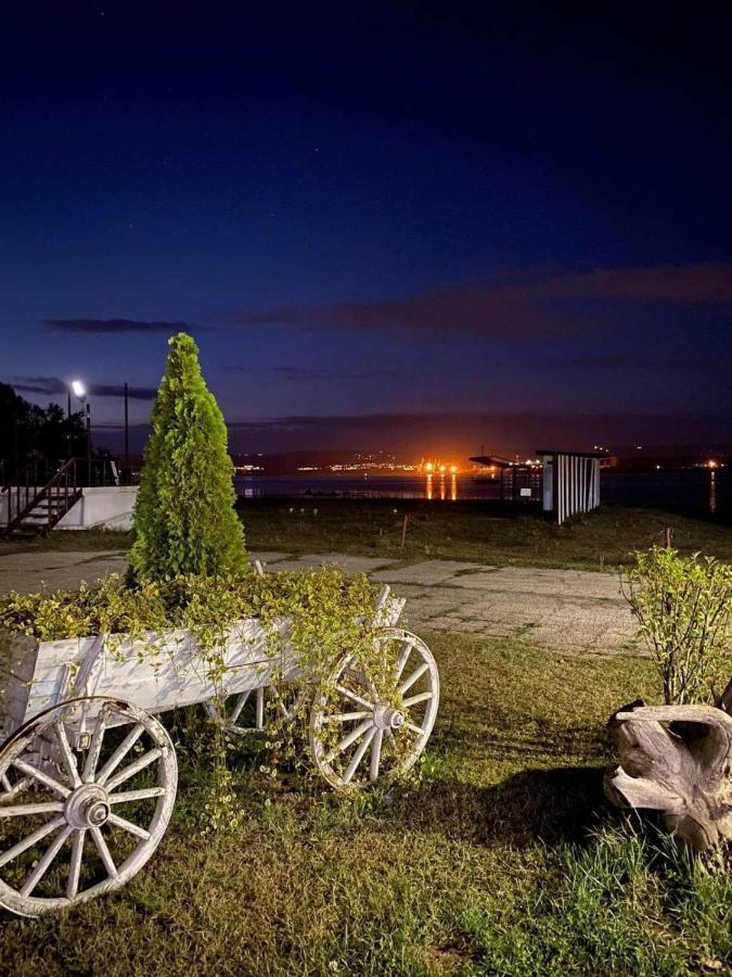 Хотел Тримата Мускетари Varna Exterior foto