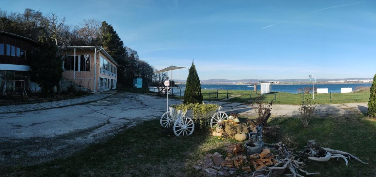 Хотел Тримата Мускетари Varna Exterior foto